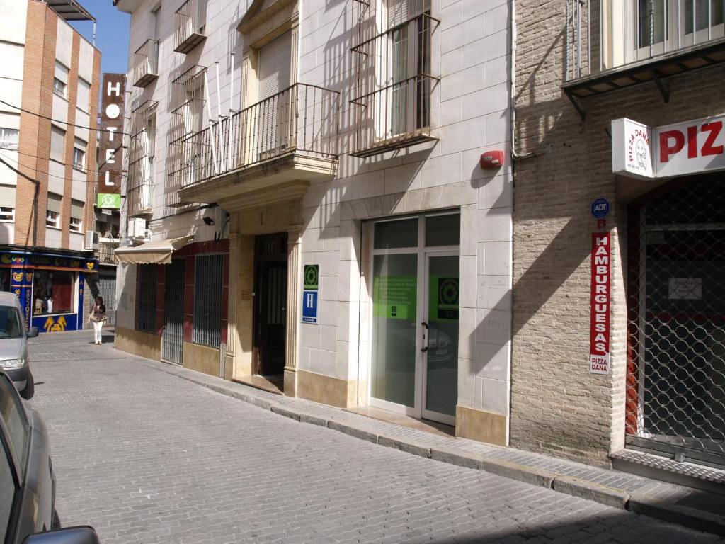 Hotel Al-Yussana Lucena Esterno foto