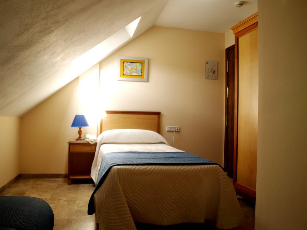 Hotel Al-Yussana Lucena Esterno foto