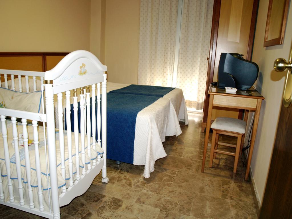 Hotel Al-Yussana Lucena Esterno foto