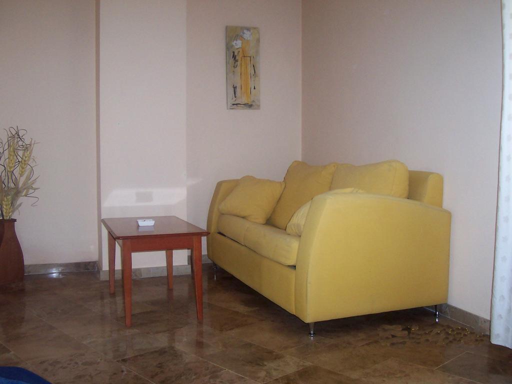 Hotel Al-Yussana Lucena Esterno foto