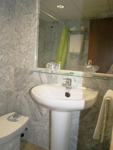 Hotel Al-Yussana Lucena Esterno foto
